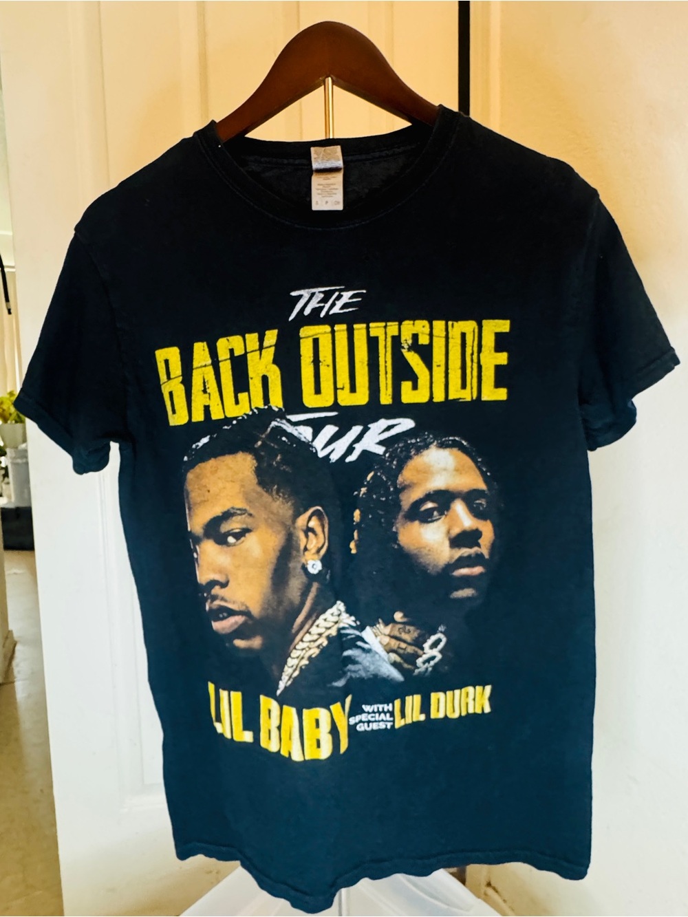 Black 'Back Outside Tour' Graphic Tee - Gildan